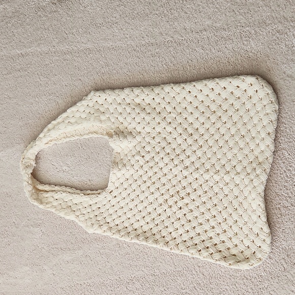 NWOT crochet beach bag - Picture 2 of 6